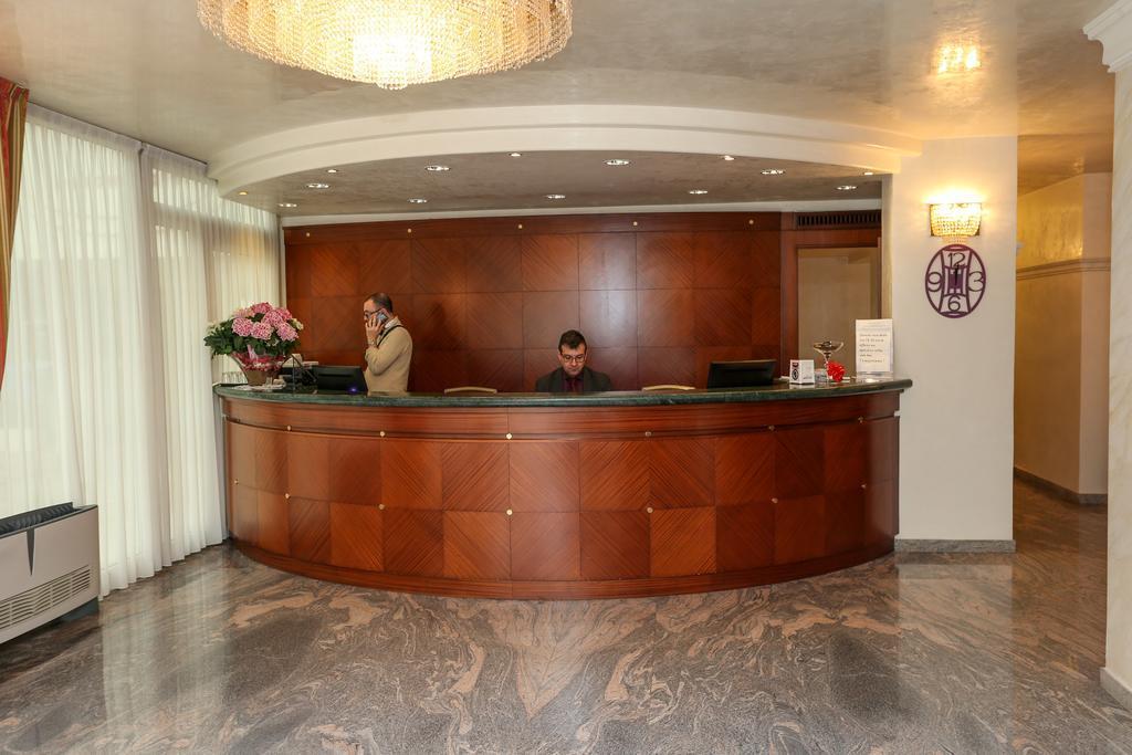 加丽雅皇宫酒店 里米尼 外观 照片